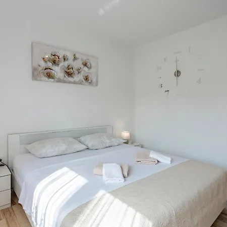 Schoene Nr,4 * Funtana