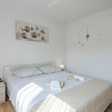 Schoene Nr,4 *